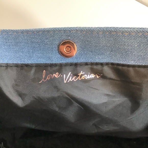 VS large denim shoulder purse bag with rose gold studs EUC - Picture 3 of 14